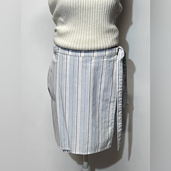 TOBI Blue and white striped wrap mini skirt size L. - Picture 4 of 12